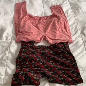 5/$25 sale comes with 2x lularoe leggings